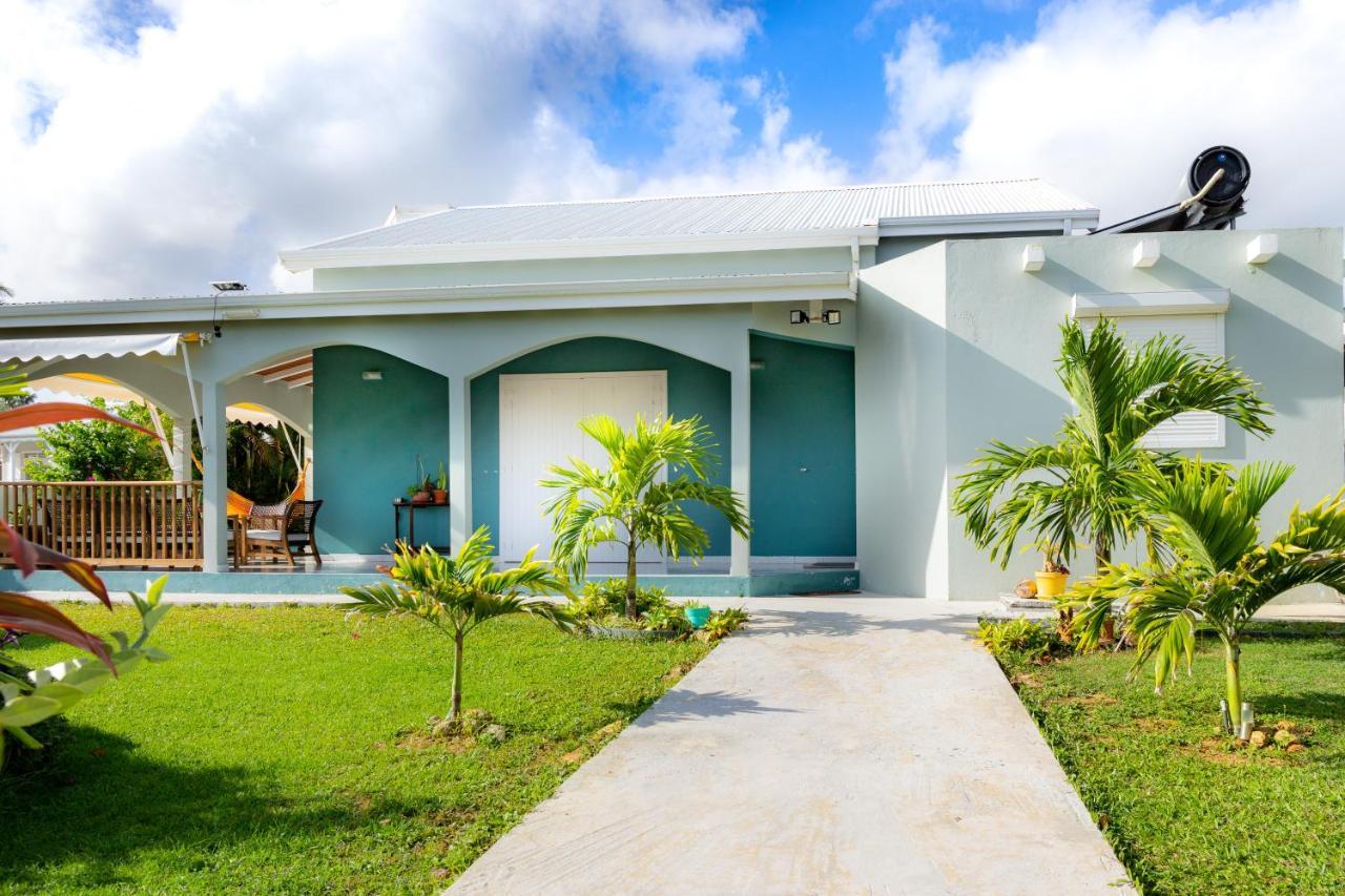 Villa L'Artist en bord de mer avec piscine privée Sainte-Rose Extérieur photo