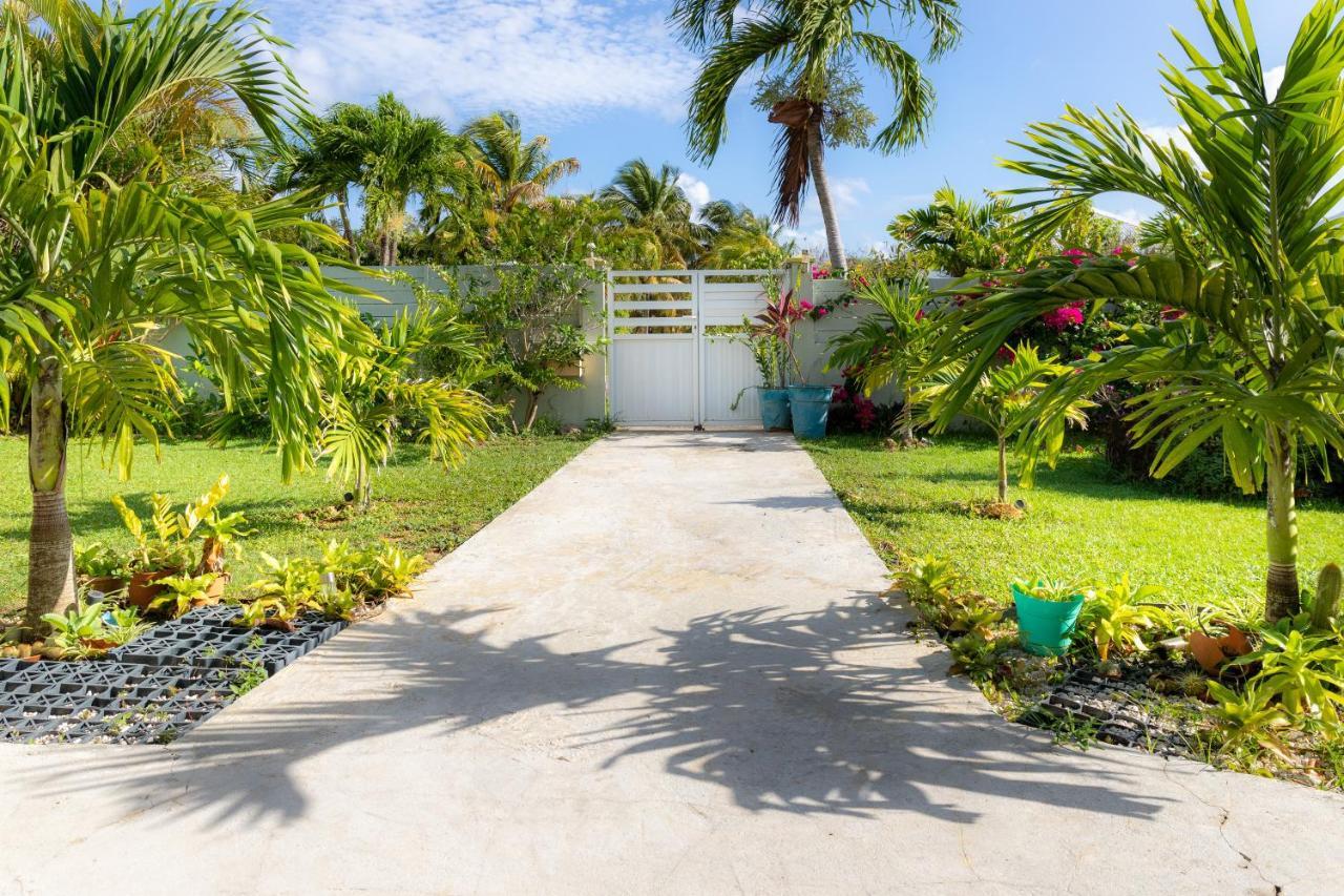 Villa L'Artist en bord de mer avec piscine privée Sainte-Rose Extérieur photo