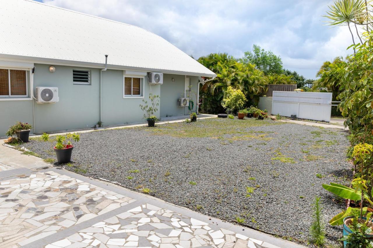 Villa L'Artist en bord de mer avec piscine privée Sainte-Rose Extérieur photo
