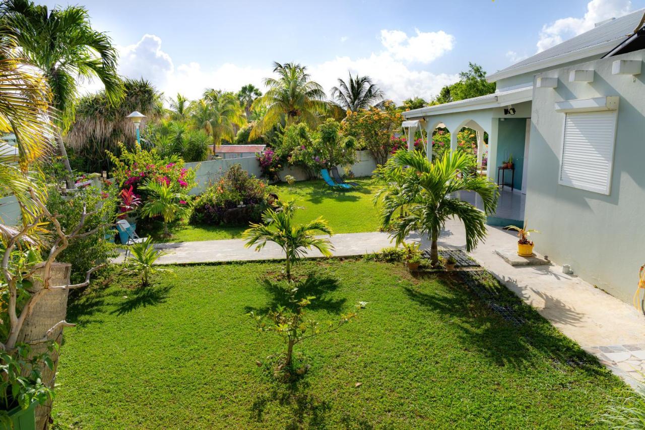 Villa L'Artist en bord de mer avec piscine privée Sainte-Rose Extérieur photo