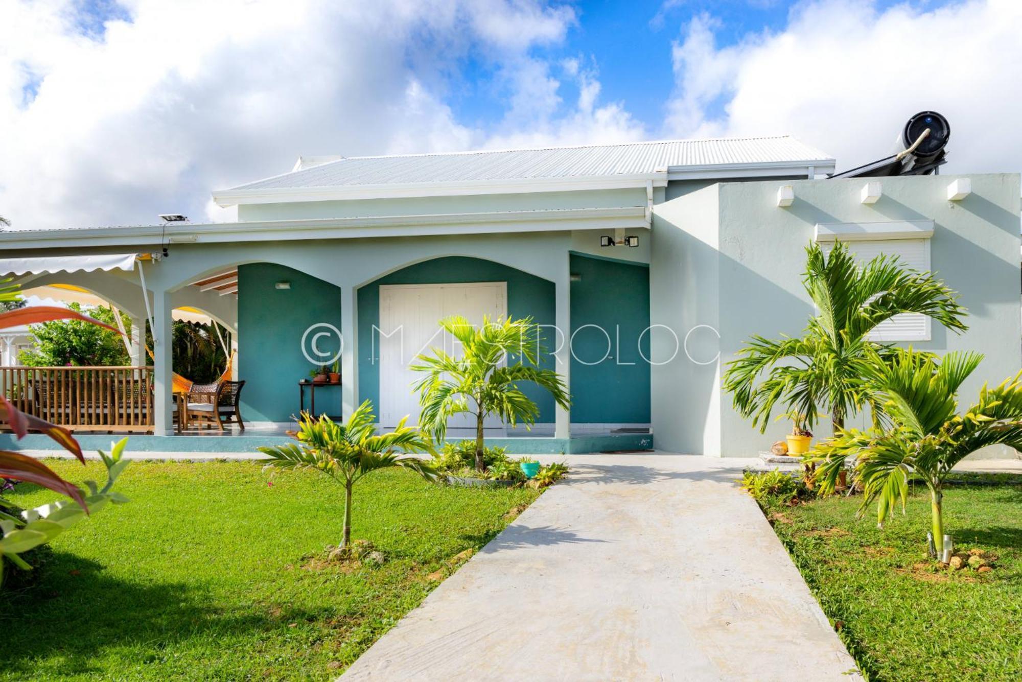 Villa L'Artist en bord de mer avec piscine privée Sainte-Rose Extérieur photo