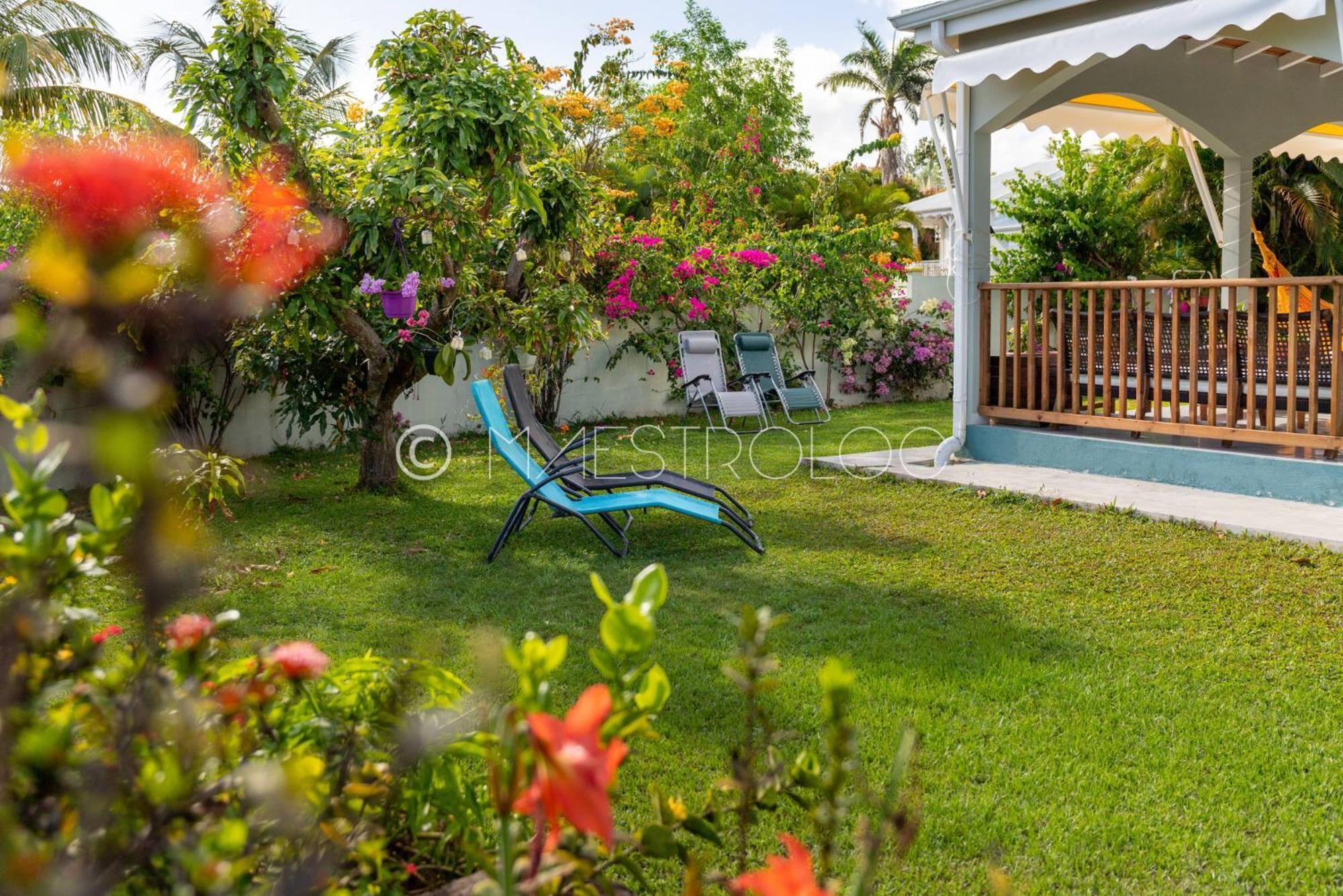 Villa L'Artist en bord de mer avec piscine privée Sainte-Rose Extérieur photo